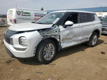  Salvage Mitsubishi Outlander