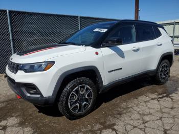  Salvage Jeep Compass