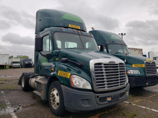  Salvage Freightliner Cascadia 1