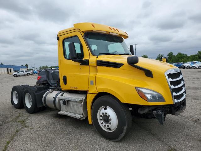  Salvage Freightliner Cascadia 1