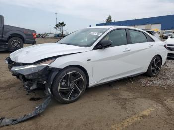  Salvage Hyundai ELANTRA