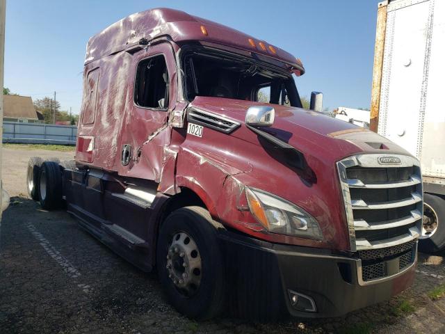  Salvage Freightliner Cascadia 1