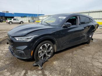  Salvage Ford Mustang