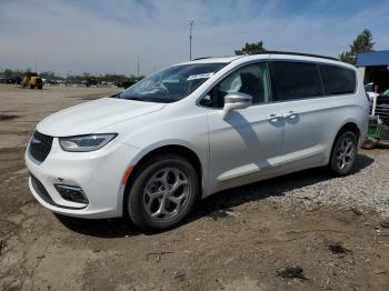  Salvage Chrysler Pacifica