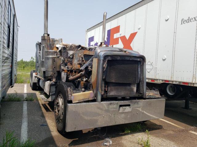  Salvage Freightliner Fld120