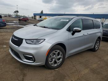  Salvage Chrysler Pacifica