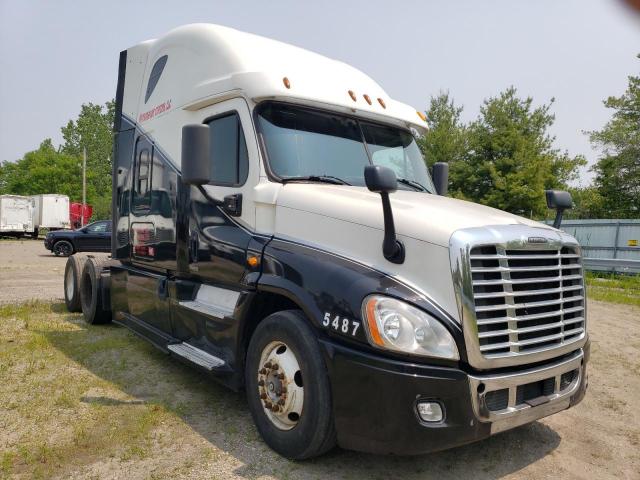  Salvage Freightliner Cascadia 1