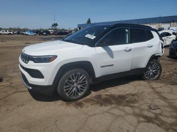  Salvage Jeep Compass