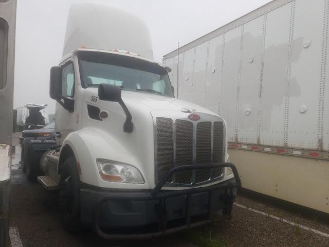  Salvage Peterbilt 579
