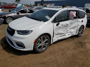  Salvage Chrysler Pacifica