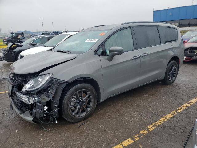  Salvage Chrysler Pacifica