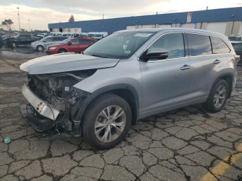  Salvage Toyota Highlander