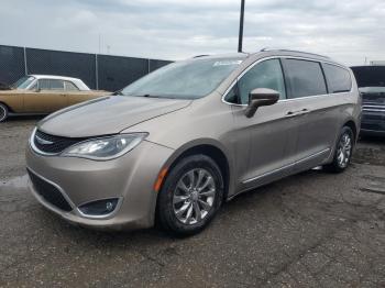 Salvage Chrysler Pacifica