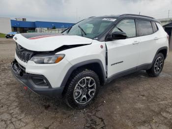  Salvage Jeep Compass