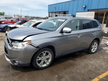 Salvage Mitsubishi Outlander
