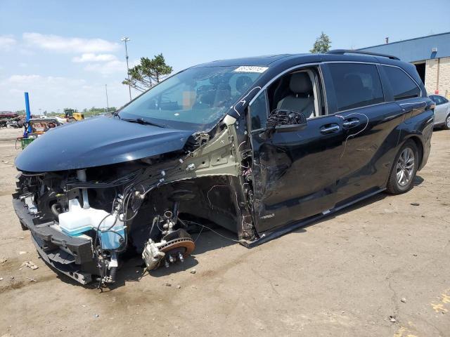  Salvage Toyota Sienna