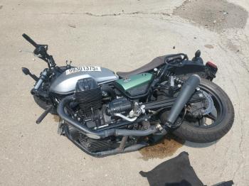  Salvage Moto Guzzi V7 Stone