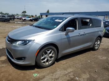  Salvage Chrysler Pacifica