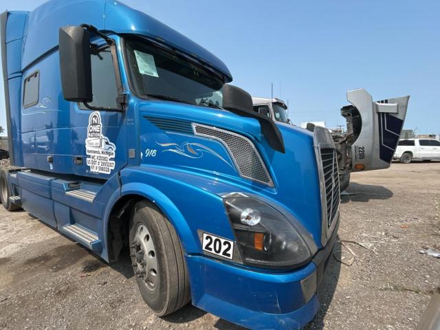  Salvage Volvo Vn