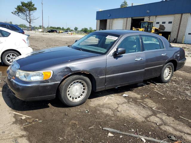  Salvage Lincoln Towncar