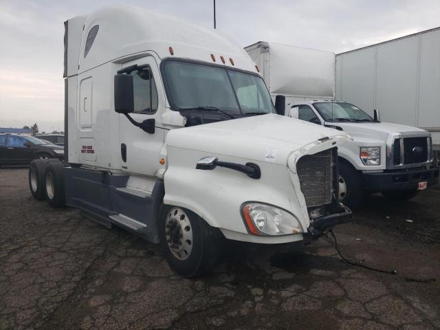  Salvage Freightliner Cascadia 1
