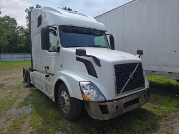  Salvage Volvo Vnl