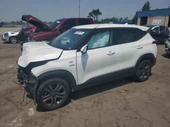 Salvage Kia Seltos