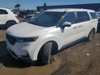  Salvage Kia Carnival