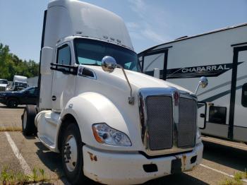  Salvage Kw Construction T680