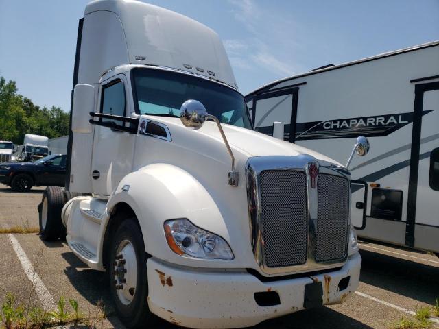  Salvage Kw Construction T680