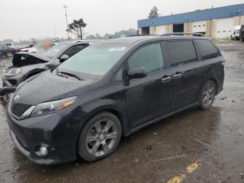  Salvage Toyota Sienna