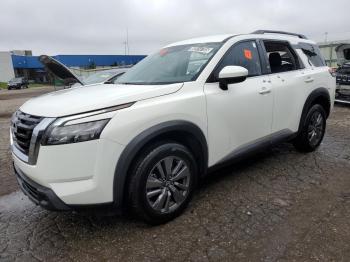  Salvage Nissan Pathfinder