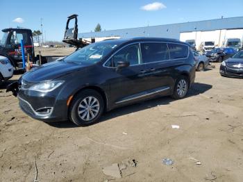  Salvage Chrysler Pacifica