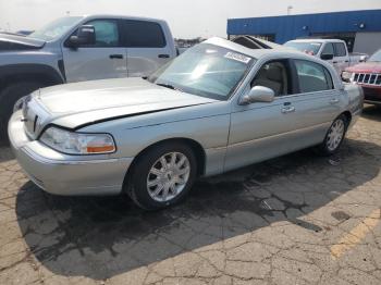  Salvage Lincoln Towncar