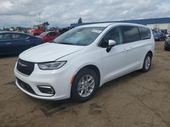  Salvage Chrysler Pacifica