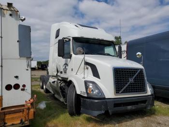  Salvage Volvo Vnl