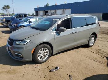  Salvage Chrysler Pacifica