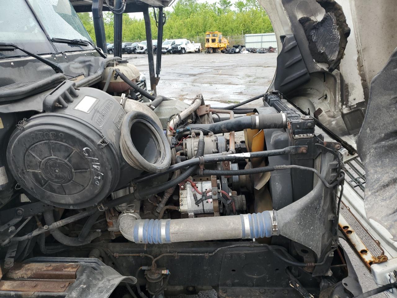 Freightliner Columbia 1 Columbia Image 4