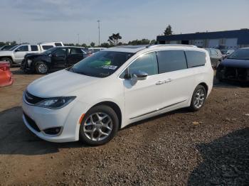  Salvage Chrysler Pacifica