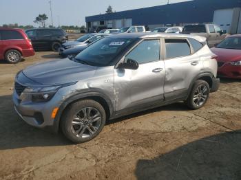  Salvage Kia Seltos