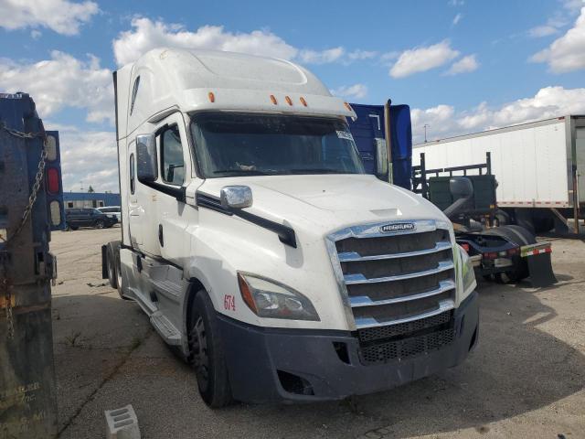  Salvage Freightliner Cascadia 1