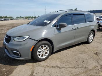  Salvage Chrysler Pacifica