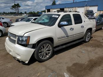  Salvage Chevrolet Avalanche
