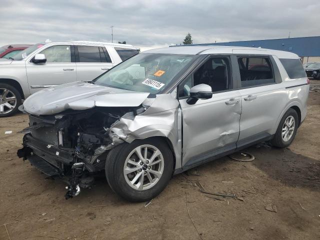  Salvage Kia Carnival