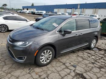  Salvage Chrysler Pacifica