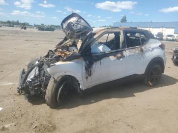  Salvage Nissan Kicks