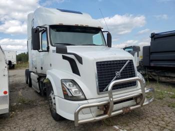  Salvage Volvo Vnl