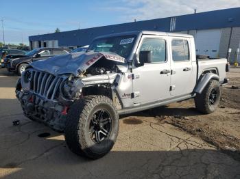  Salvage Jeep Gladiator