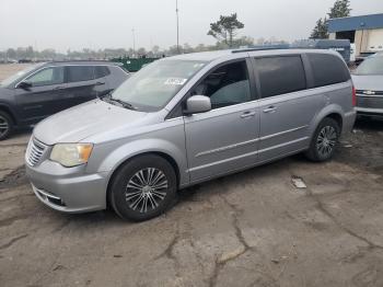  Salvage Chrysler Minivan
