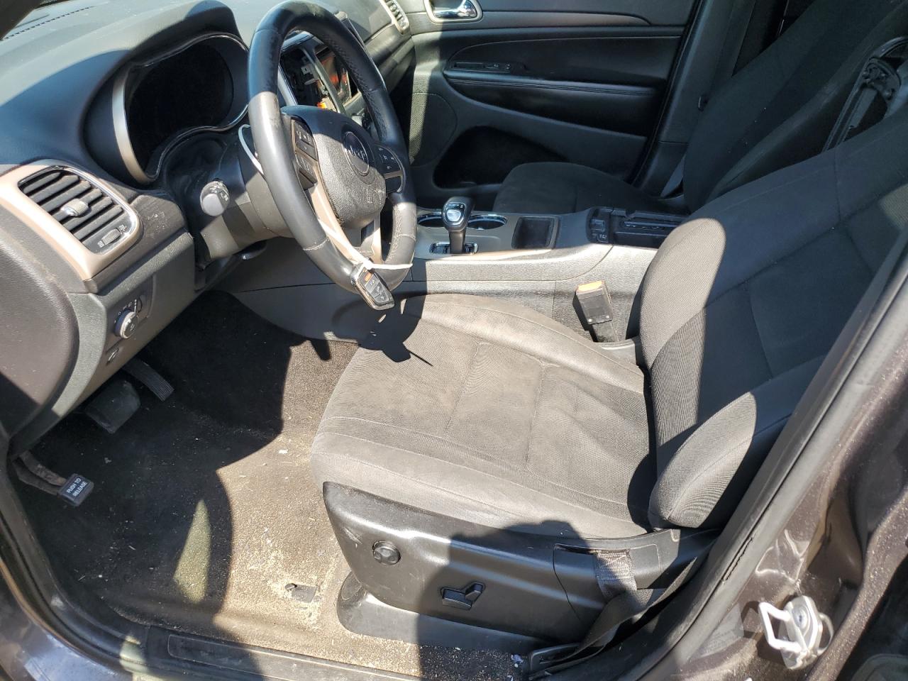 Jeep Grand Cherokee Laredo Image 9